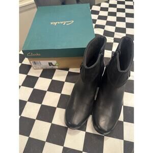 Clarks Women's Ingalls Nile Boot Size 8 N Block Heel Black Leather Suede Bootie